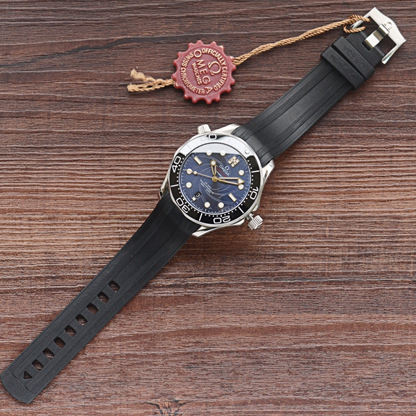 オメガ時計背面デザイン